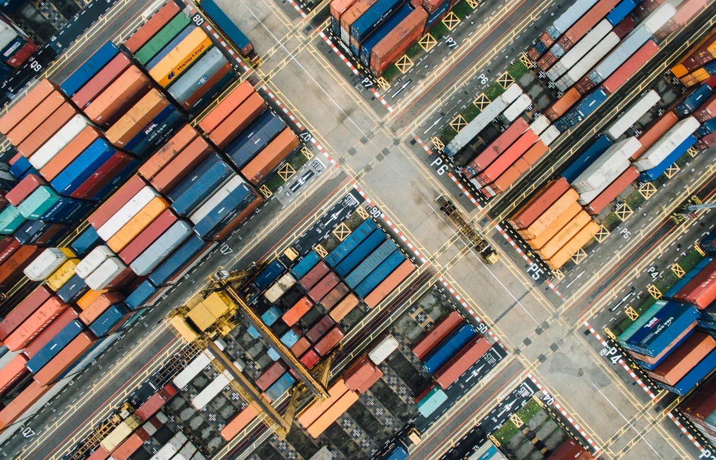 Cảng container Singapore nhìn từ trên cao